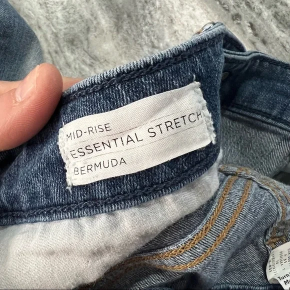 Lane Bryant shorts mid rise Essential Bermuda shorts light wash size 14 - Picture 4 of 4